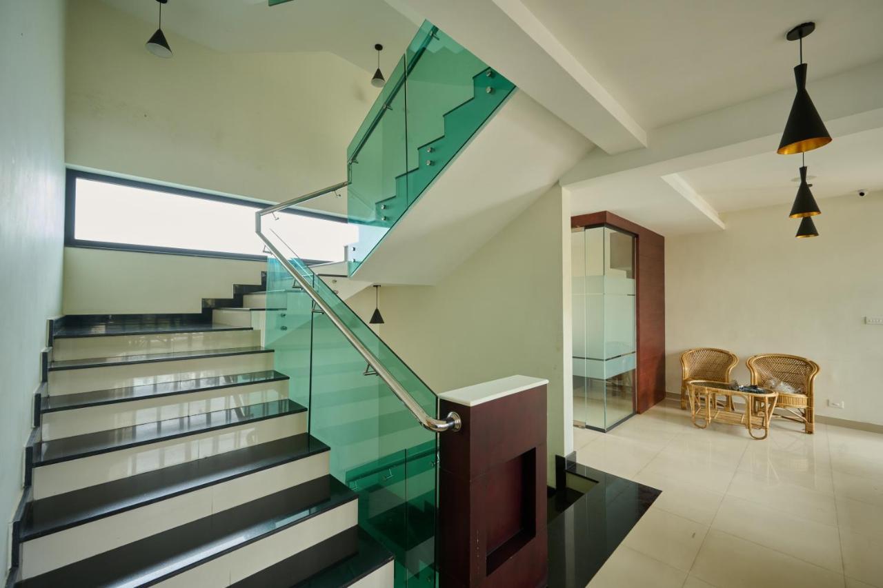 Thekkady Gavi Suites Vandiperiyar ภายนอก รูปภาพ